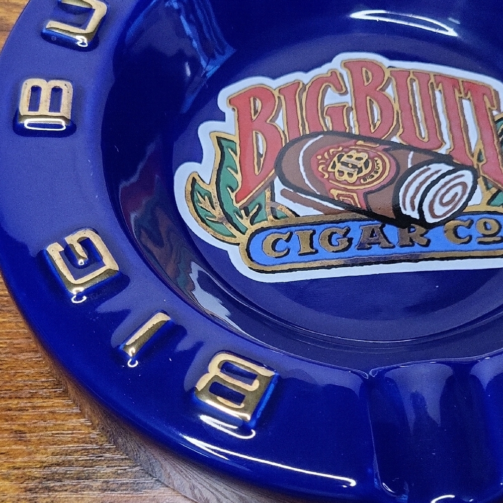 Blue Ashtray - Picture 6 of 13